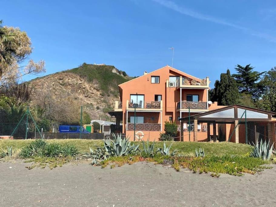 Exclusive Beachfront Penthouse Almayate Alto Exterior foto