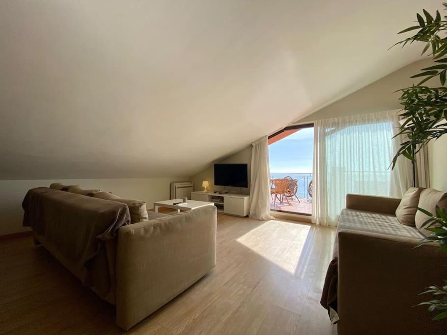 Exclusive Beachfront Penthouse Almayate Alto Exterior foto