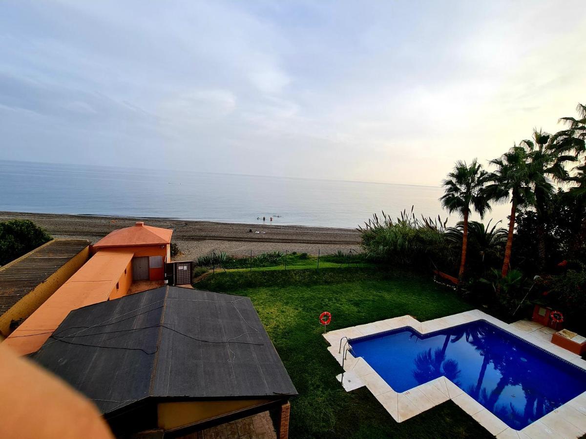 Exclusive Beachfront Penthouse Almayate Alto Exterior foto